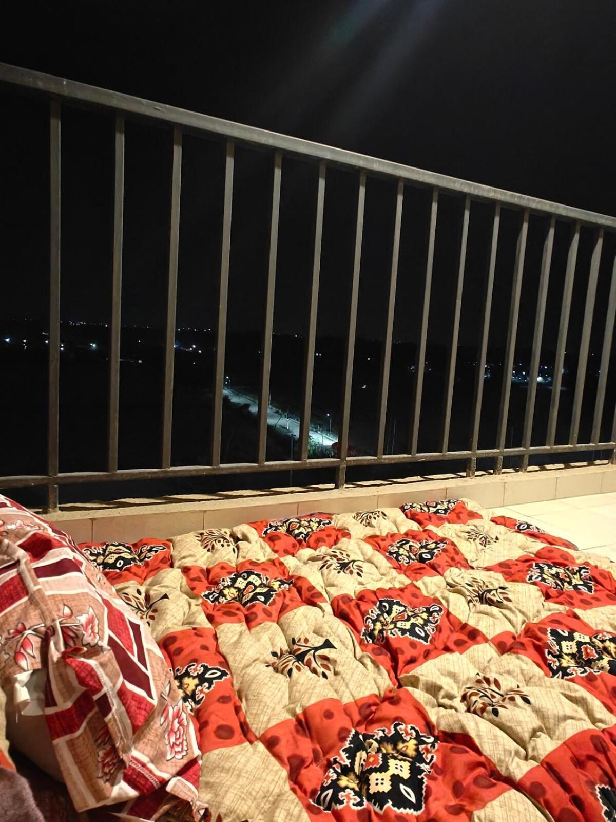 Signature 2Bhk Staycation Greater Noida Ngoại thất bức ảnh