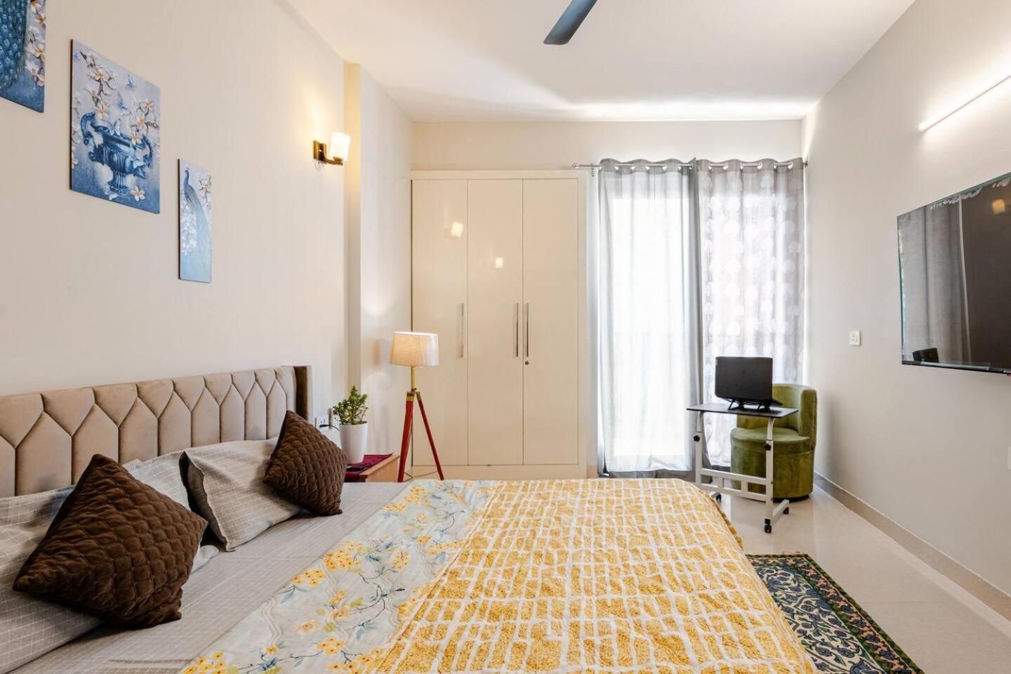 Signature 2Bhk Staycation Greater Noida Ngoại thất bức ảnh